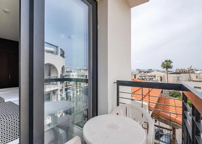 Livadhiotis Hotell Larnaca