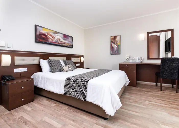 Livadhiotis 2* Lárnaka