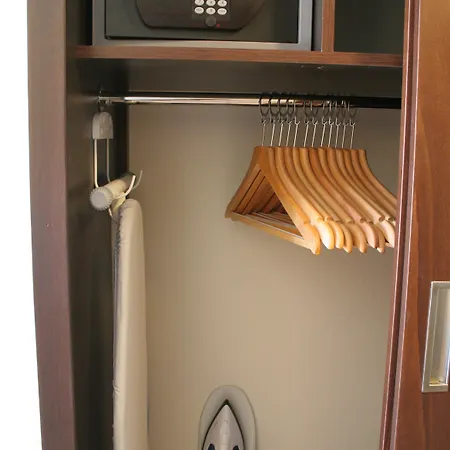 Livadhiotis Hotel 2*