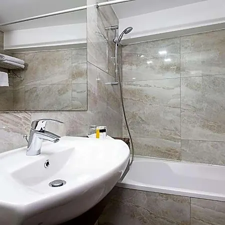 Hotel Livadhiotis Larnaca