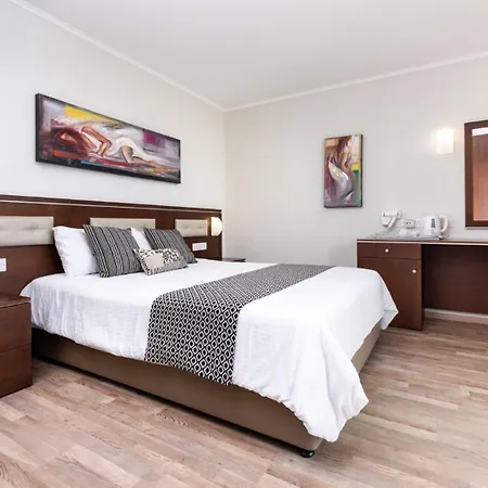 リバディオティス シティ 2* ラルナカ